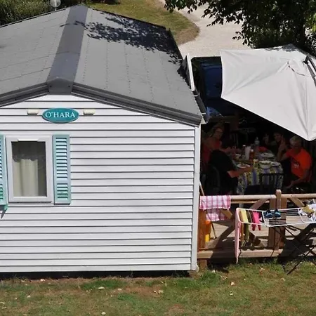 Camping 3 Etoiles - Piscine - Ccbb0if Montpon-Menesterol
