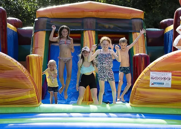 Camping 3 Etoiles - Piscine - Ccbb0If Campingplads Montpon-Menesterol