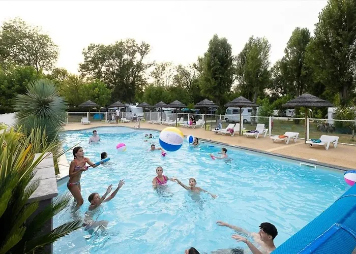 Camping 3 Etoiles - Piscine - Ccbb0if Montpon-Menesterol