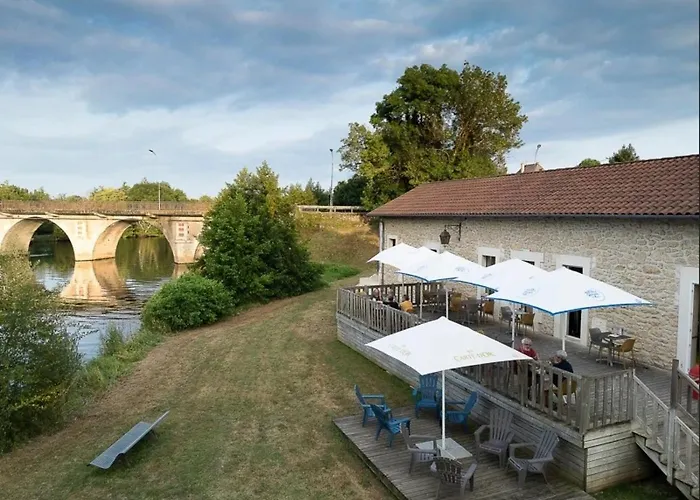 Camping 3 Etoiles - Piscine - Ccbb0if Montpon-Menesterol