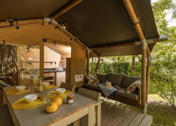 Camping 3 Etoiles - Piscine - Ccbb0if